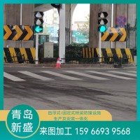 公路橋墩黑黃相間醒目提示防撞設施